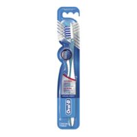 Зубная щетка Oral-B Pro-Expert Все в одном средней жесткости 1 шт